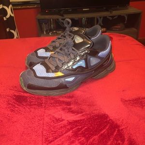 raf simmon ozweego 2 night marines